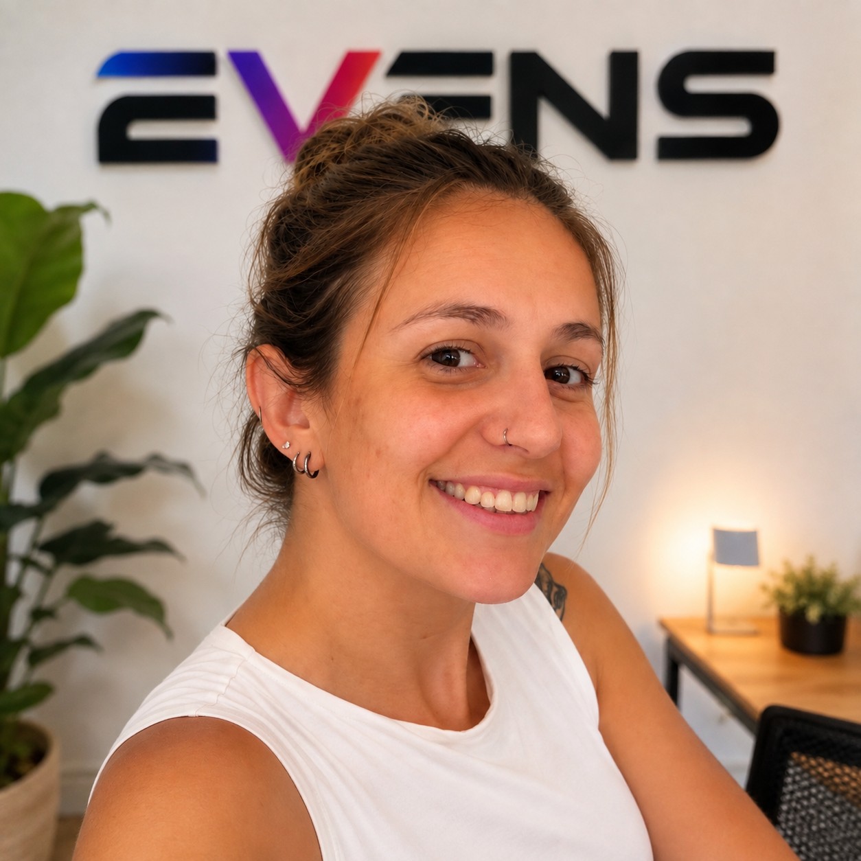 Nerea Paino, fundadora de Evens Marketing, en la oficina de la agencia